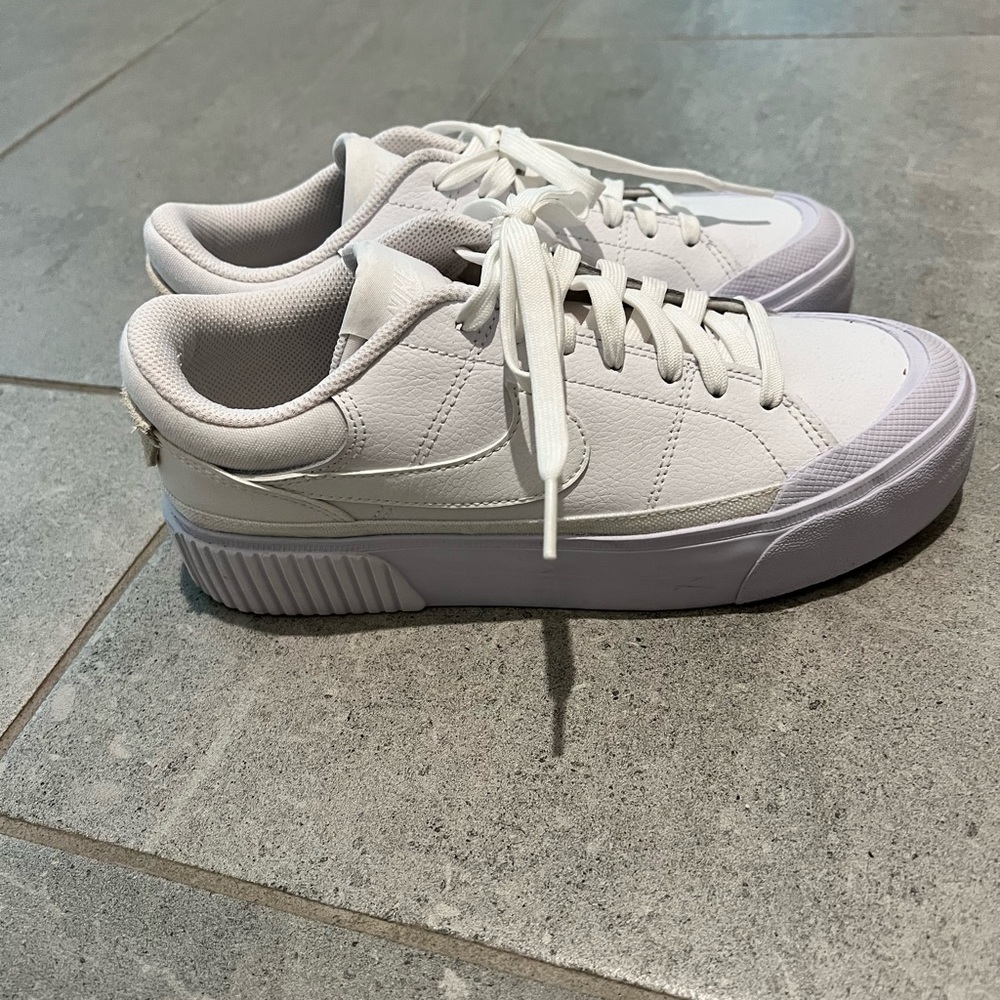 Nike Court Legacy Lift